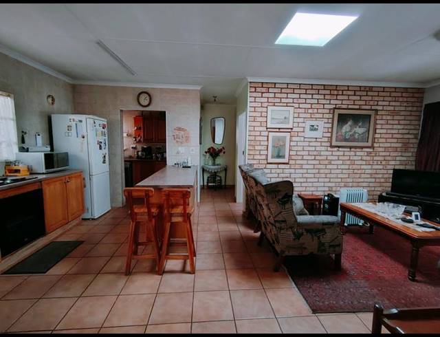 3 BEDROOM TOWNHOUSE FOR SALE IN WIERDAGLEN ESTATE